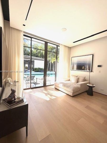 Furnished interior view inside a new home in , Pinecrest (Image 11).