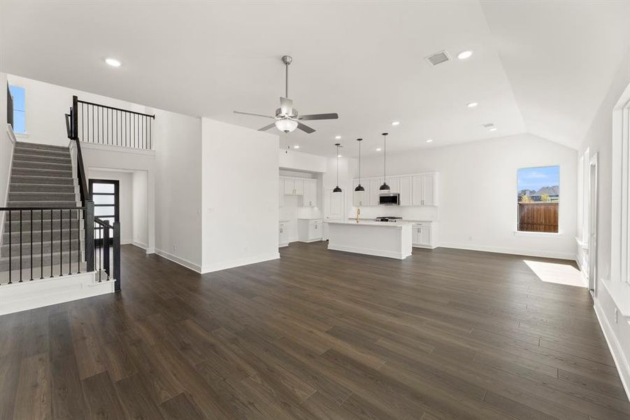 08. 3825 Selborne - Family (2)