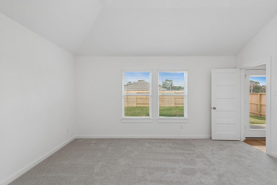 Spacious, unfurnished interior of a new home in Indian Springs, Crosby (Image 16).