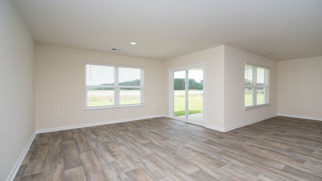 Representative unfurnished interior of a home built from the ARIA by D.R. Horton in Jordanville Farms, Galivants Ferry (Image 22).