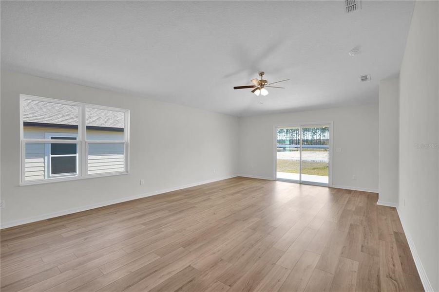 Spacious, unfurnished interior of a new home in , Palm Coast (Image 10).