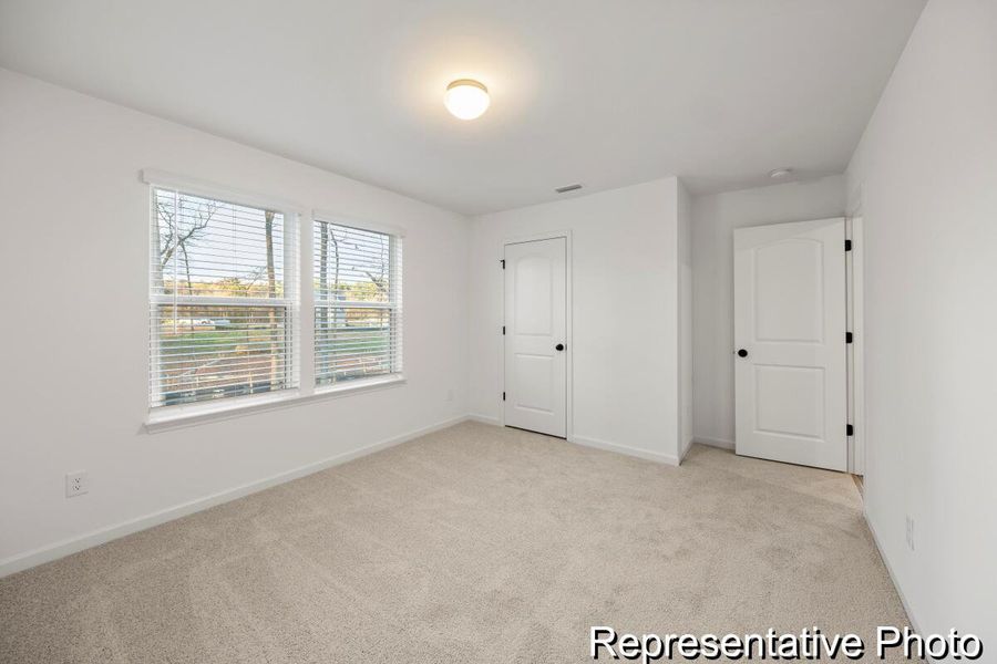 Spacious, unfurnished interior of a new home in , Ravenel (Image 18).