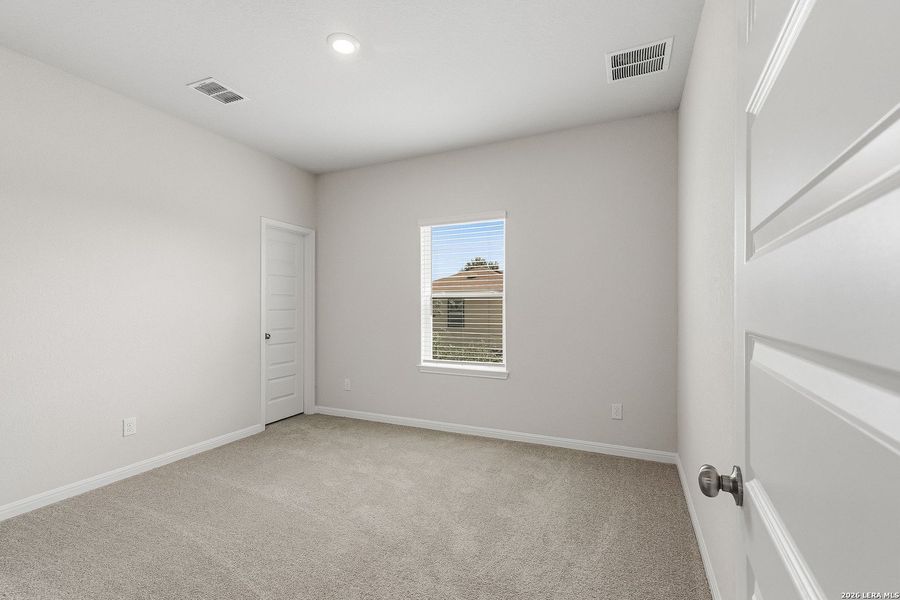 Spacious, unfurnished interior of a new home in Melissa Ranch, San Antonio (Image 26).