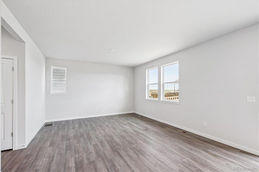 Spacious, unfurnished interior of a new home in Sweetgrass, Dacono (Image 16).