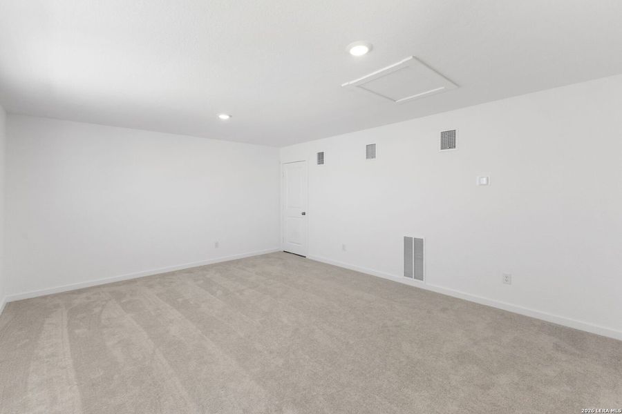 Spacious, unfurnished interior of a new home in Grace Valley, Marion (Image 39).