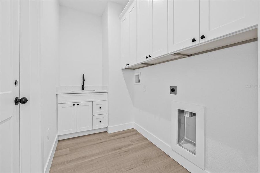 Spacious, unfurnished interior of a new home in , Tampa (Image 25).