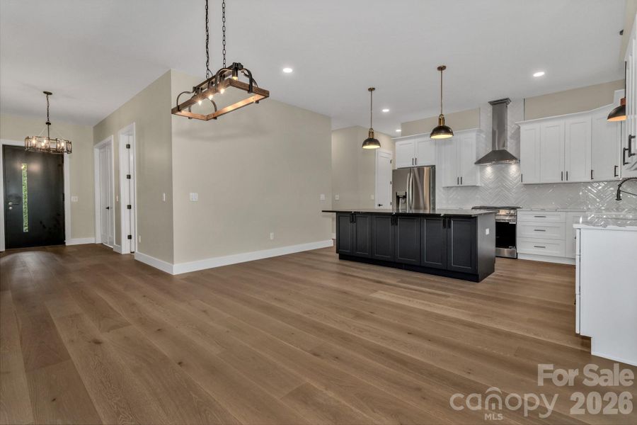 Spacious, unfurnished interior of a new home in , Fairview (Image 20).