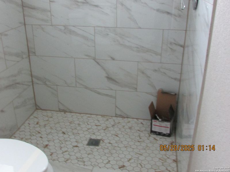 Spacious, unfurnished interior of a new home in , San Antonio (Image 21).