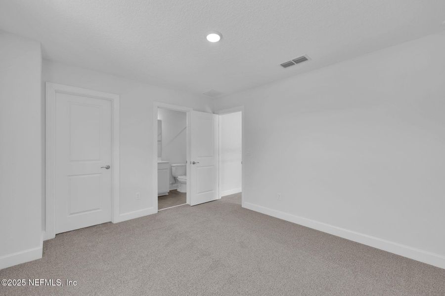 Spacious, unfurnished interior of a new home in Creighton Pointe, Fleming Island (Image 44).