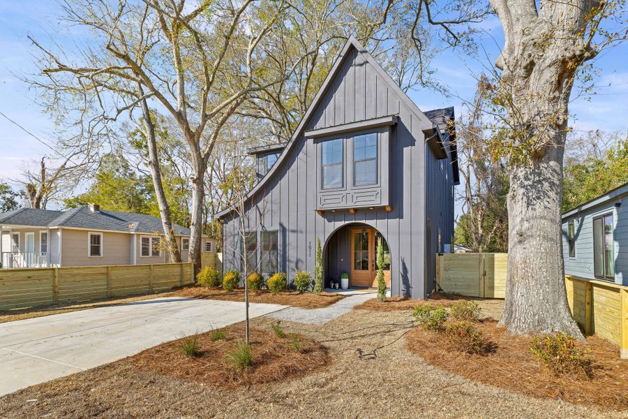 Front exterior of a new home in , Charleston, SC, highlighting curb appeal (Image 1). Front exterior of a new home in , Charleston, SC, highlighting curb appeal (Image 1).
