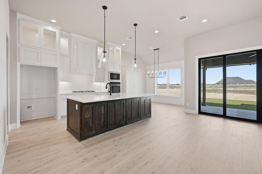 Furnished interior view inside a new home in Rocky Top Ranch, Azle (Image 7). Furnished interior view inside a new home in Rocky Top Ranch, Azle (Image 7).