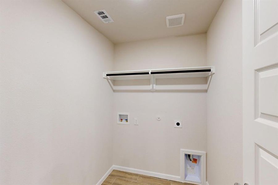 Spacious, unfurnished interior of a new home in Meadow Park, Denton (Image 23). Spacious, unfurnished interior of a new home in Meadow Park, Denton (Image 23).