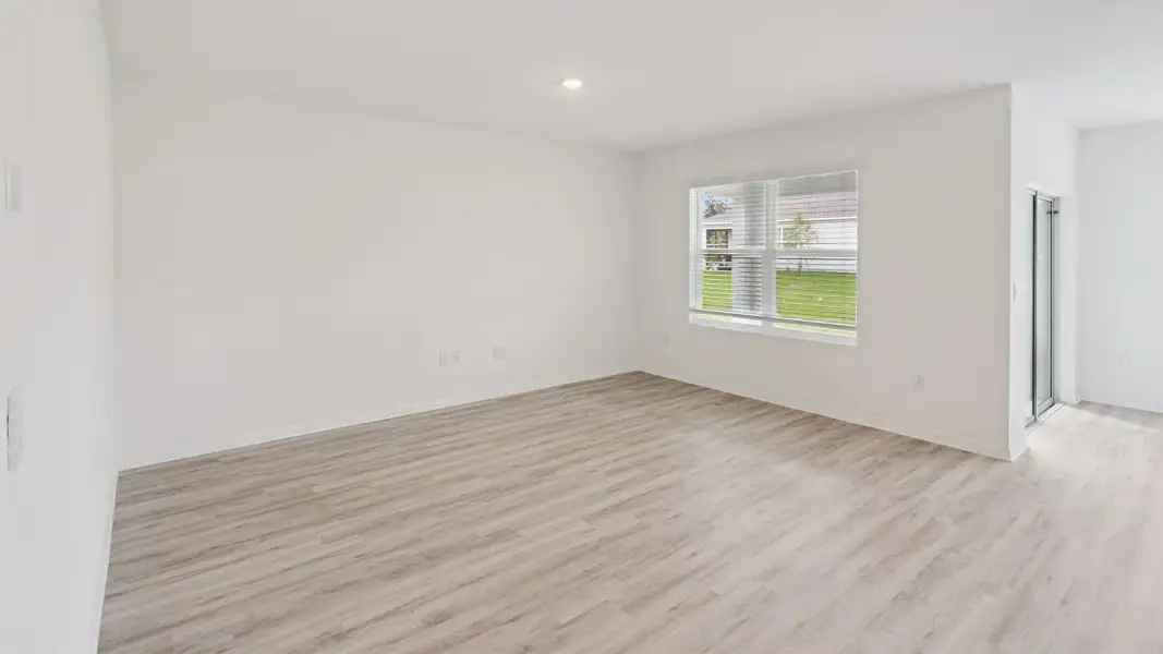 Spacious, unfurnished interior of a new home in Hamilton Bluff, Lake Hamilton (Image 13). Spacious, unfurnished interior of a new home in Hamilton Bluff, Lake Hamilton (Image 13).