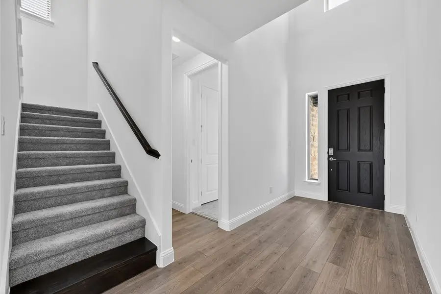 Spacious, unfurnished interior of a new home in The Ridge at Northlake, Northlake (Image 26).