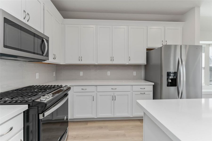 Furnished interior view inside a new home in Sunrise Cove, Texas City (Image 10).