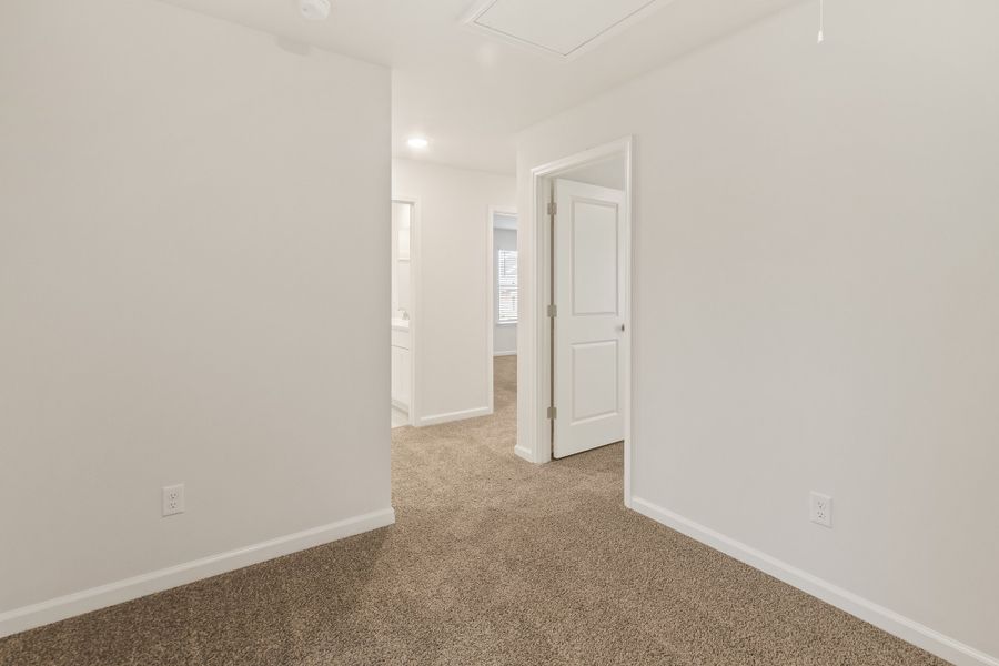 Representative unfurnished interior of a home built from the Palm by Veranda Homes in Hitchcock Preserve, Aiken (Image 13).