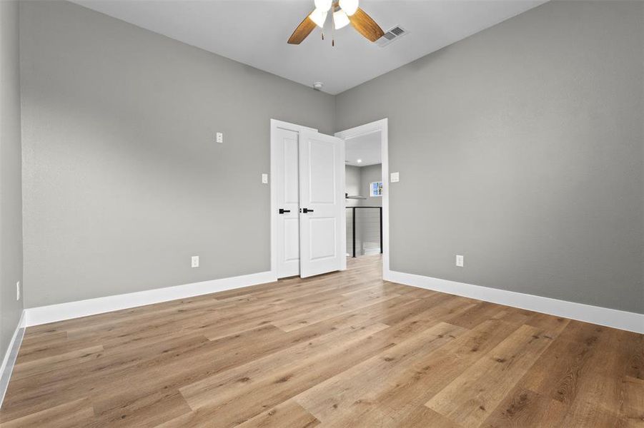 Spacious, unfurnished interior of a new home in , Kaufman (Image 16).