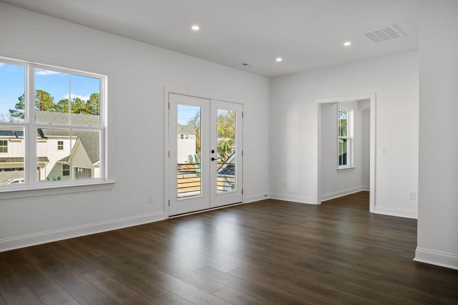 Spacious, unfurnished interior of a new home in Hayes Park, Johns Island (Image 48).