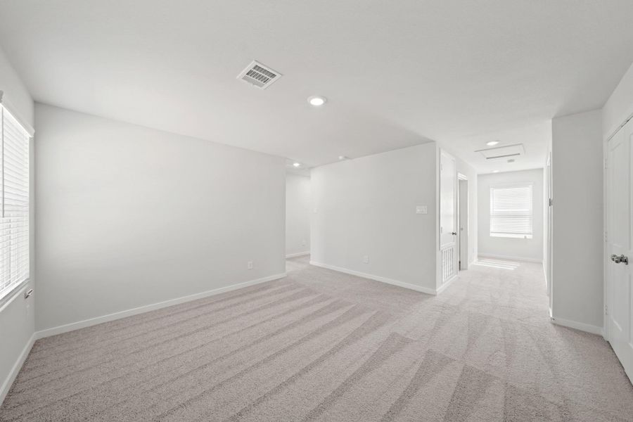 Spacious, unfurnished interior of a new home in Lakes at Black Oak, Magnolia (Image 13).