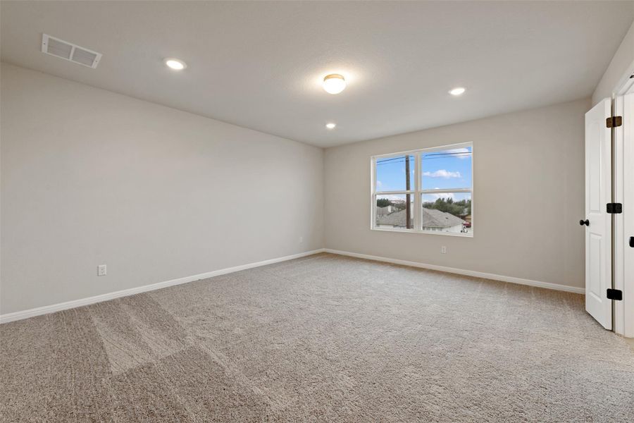 Spacious, unfurnished interior of a new home in Rolling Glen, Hutto (Image 19). Spacious, unfurnished interior of a new home in Rolling Glen, Hutto (Image 19).