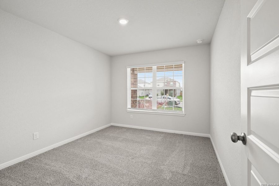 Spacious, unfurnished interior of a new home in Cinco Lakes, San Antonio (Image 16). Spacious, unfurnished interior of a new home in Cinco Lakes, San Antonio (Image 16).