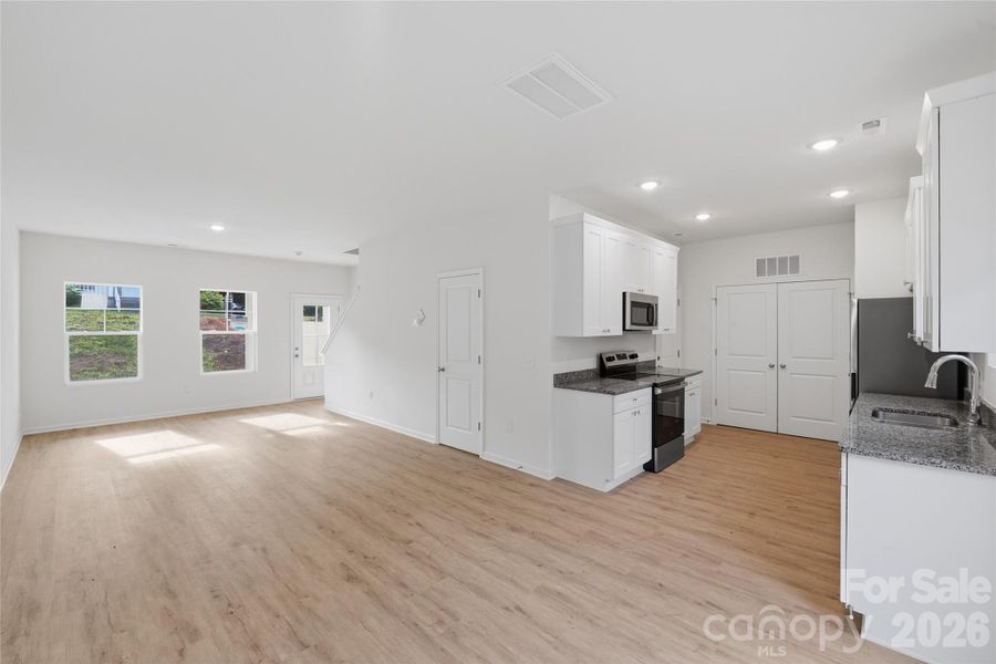 Spacious, unfurnished interior of a new home in , Statesville (Image 13).