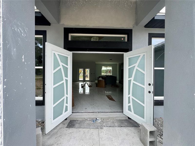 Exterior details and patio area of a home in , Ocala (Image 13).