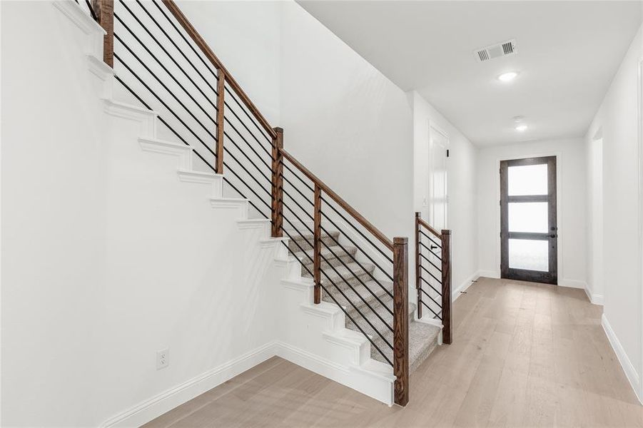 Spacious, unfurnished interior of a new home in Willow Wood, McKinney (Image 17).