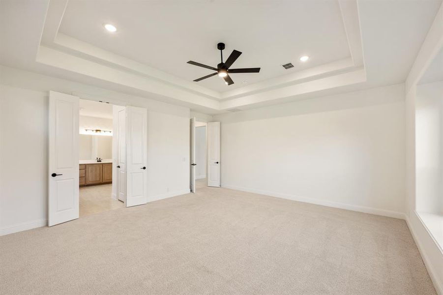 Spacious, unfurnished interior of a new home in Somerset Classic 70s & 80s, Mansfield (Image 24).