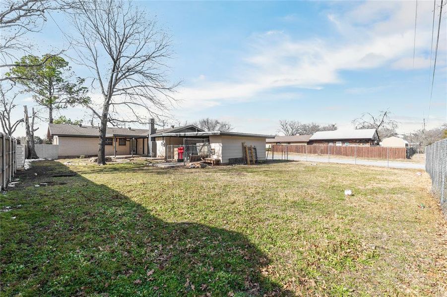 Exterior details and patio area of a home in , Brownwood (Image 17).