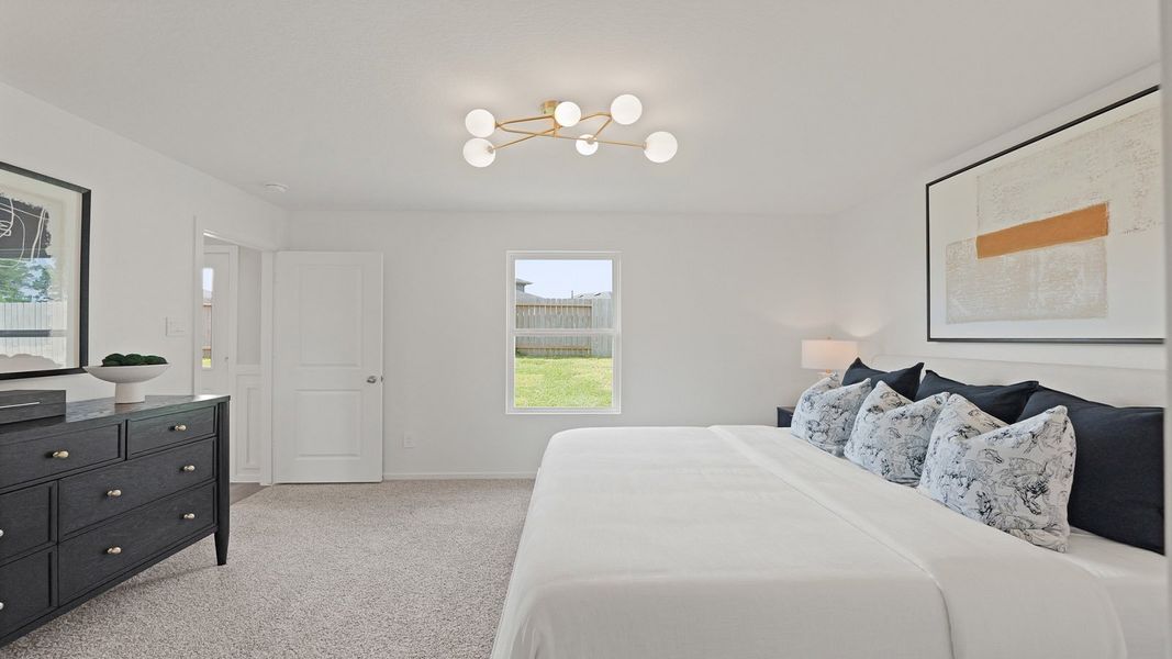 Furnished interior view inside a new home in Silverthorne, Conroe (Image 18).