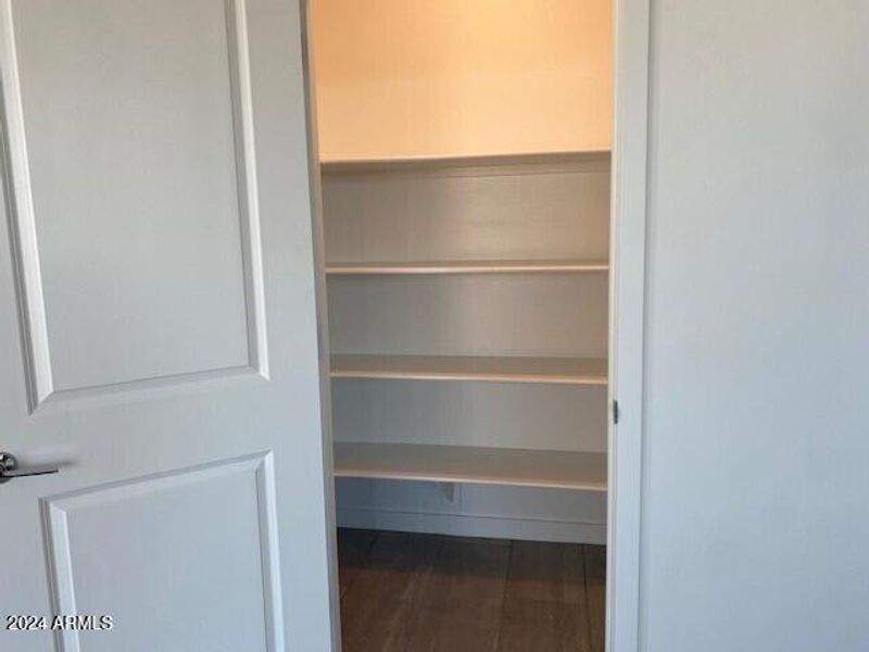 Lot 24 - Pantry