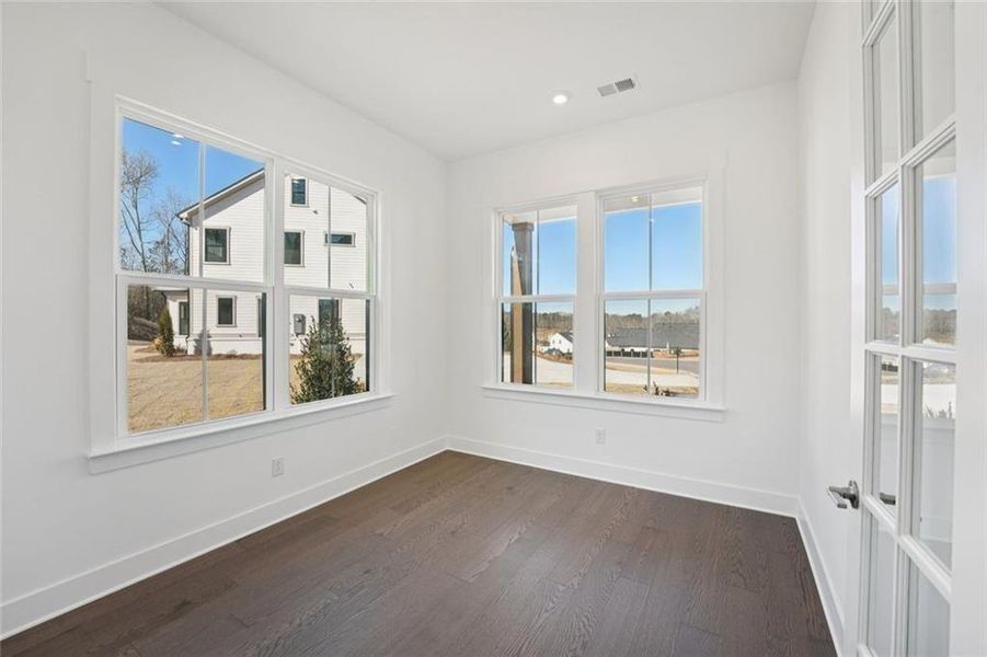 Spacious, unfurnished interior of a new home in Sterling Pointe, Cumming (Image 57).