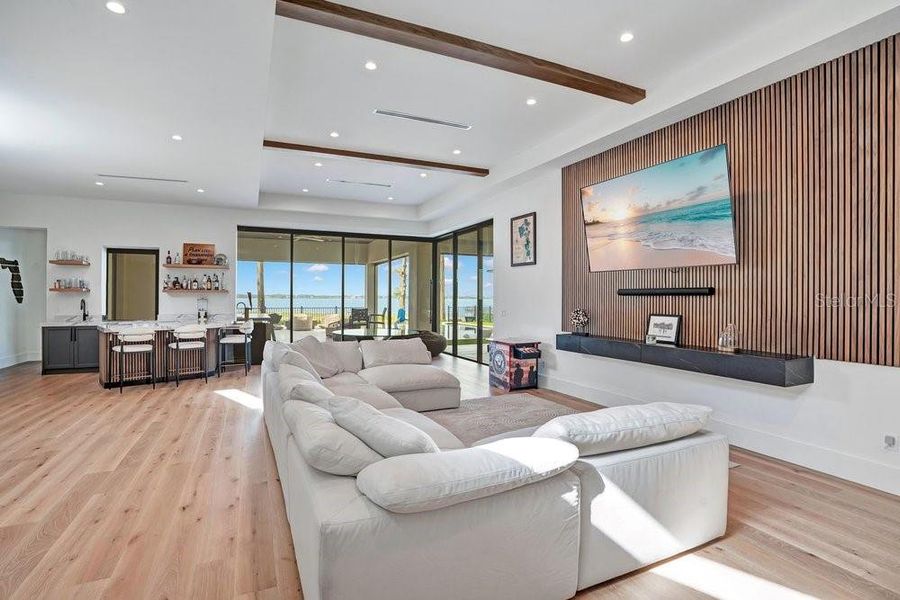 Image 91 of a home in .