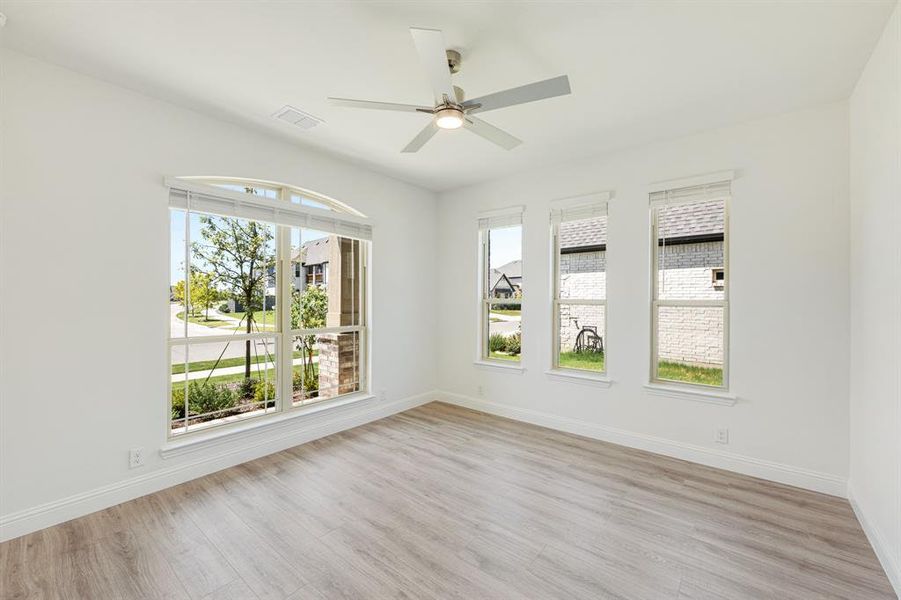 Spacious, unfurnished interior of a new home in Union Park Classic 55, Little Elm (Image 28).