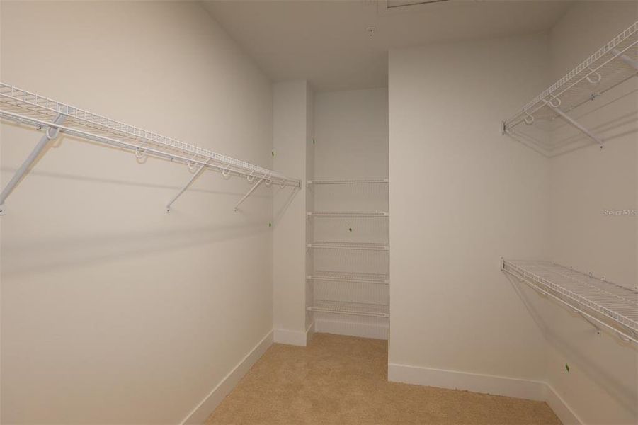 Spacious, unfurnished interior of a new home in Towns at Union, St. Petersburg (Image 33).