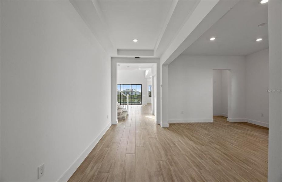 Spacious, unfurnished interior of a new home in , Bradenton (Image 21).