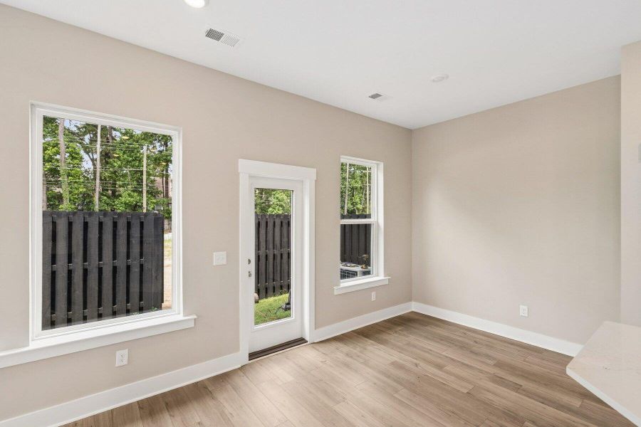 Spacious, unfurnished interior of a new home in , Charleston (Image 25).