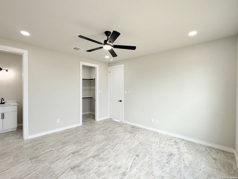 Spacious, unfurnished interior of a new home in , La Vernia (Image 16). Spacious, unfurnished interior of a new home in , La Vernia (Image 16).