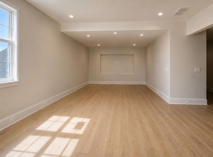 Spacious, unfurnished interior of a new home in , Northlake (Image 7).
