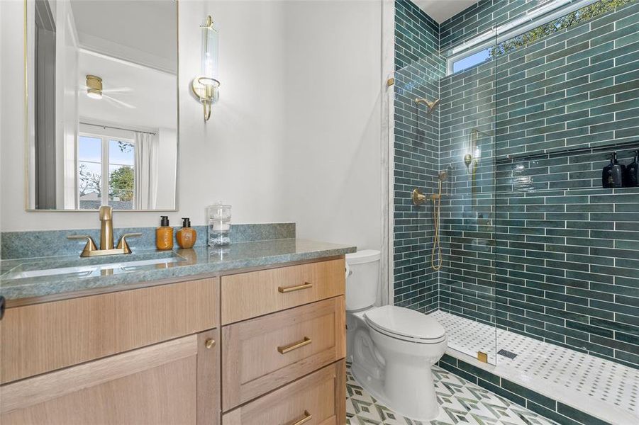 Furnished interior view inside a new home in , Dallas (Image 34).