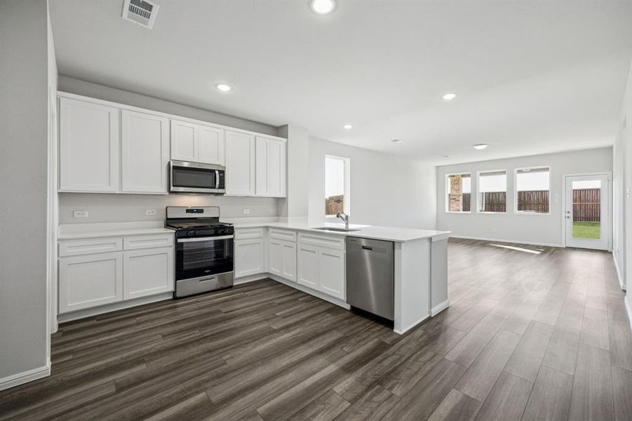 Furnished interior view inside a new home in Santorini, Seagoville (Image 7).