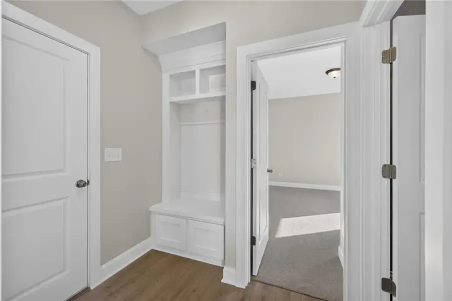 Spacious, unfurnished interior of a new home in , Jefferson (Image 33).