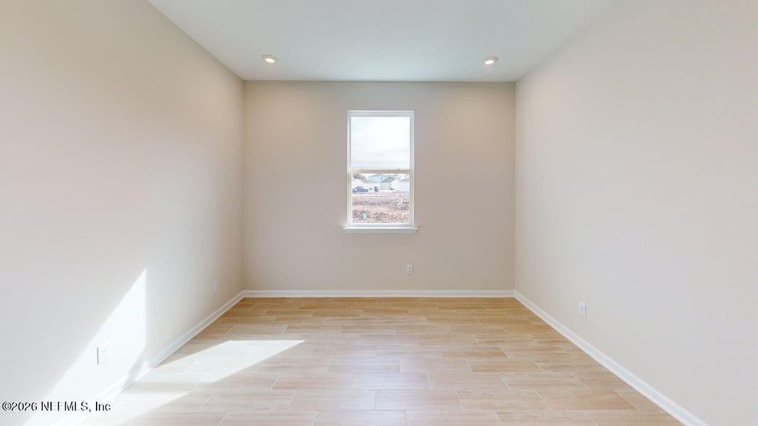 Spacious, unfurnished interior of a new home in Lakes at Bella Lago, Green Cove Springs (Image 17).