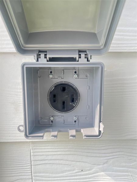 8006 Cora St outdoor 50amp plug for your generator