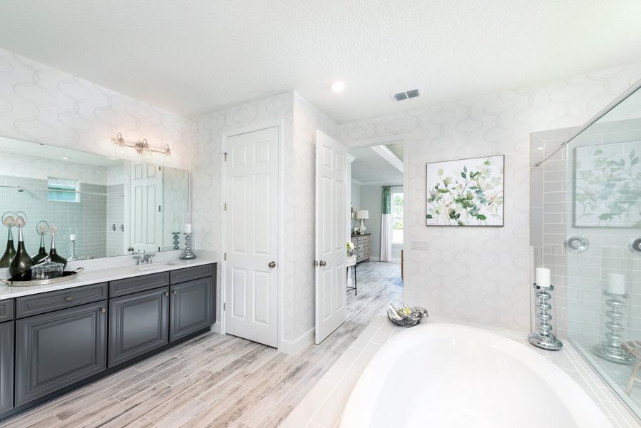 Representative furnished interior of a home built from the Amelia by Taylor Morrison in Tiburon, Nokomis (Image 7).