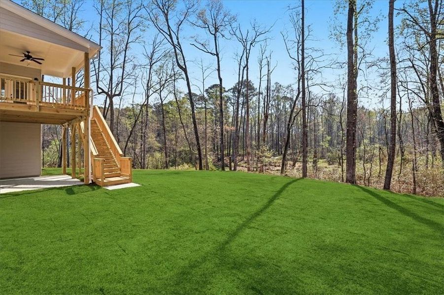 Exterior details and patio area of a home in Bradley Gin, Monroe (Image 3).