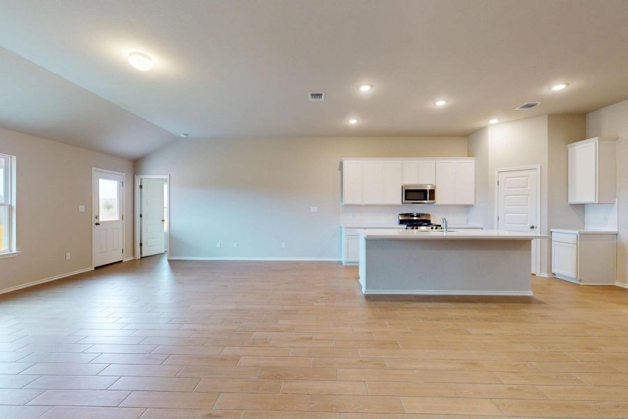 Spacious, unfurnished interior of a new home in Carillon, Manor (Image 33). Spacious, unfurnished interior of a new home in Carillon, Manor (Image 33).