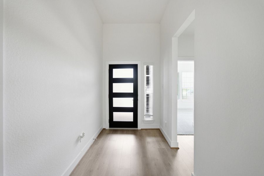 Spacious, unfurnished interior of a new home in Sundance Cove, Crosby (Image 21).