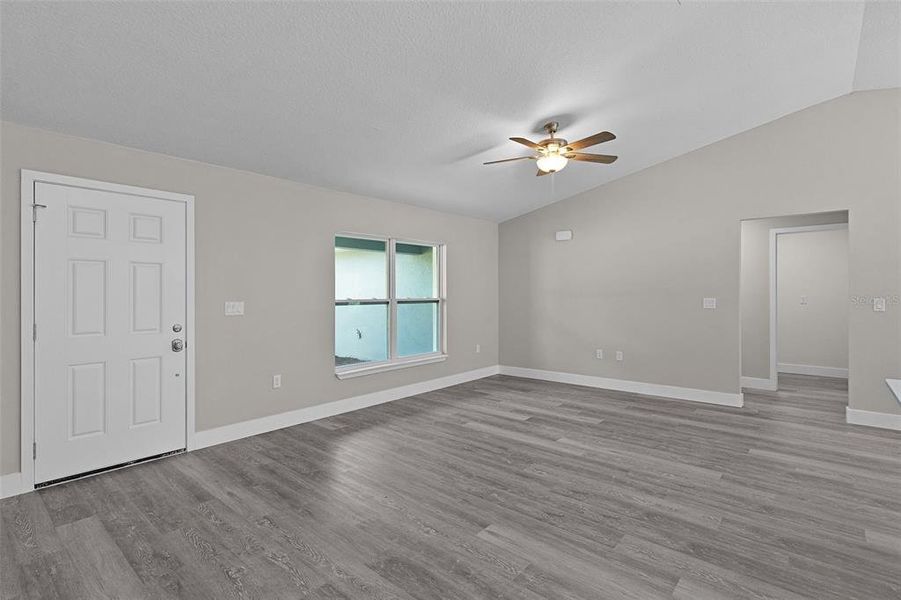 Spacious, unfurnished interior of a new home in , Ocklawaha (Image 21).